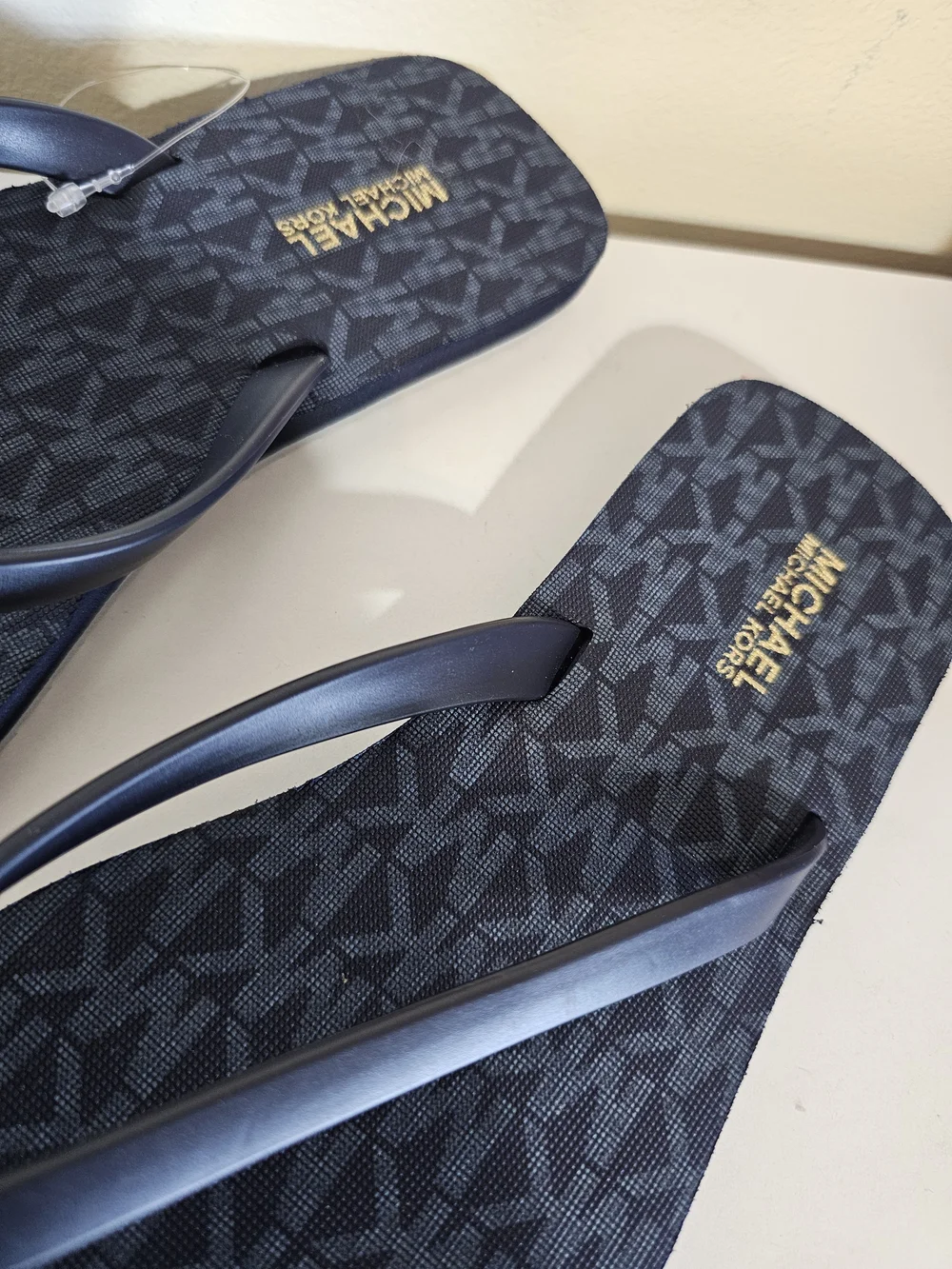 Michael Kors Navy Logo Flip Flop Sandals Size 6